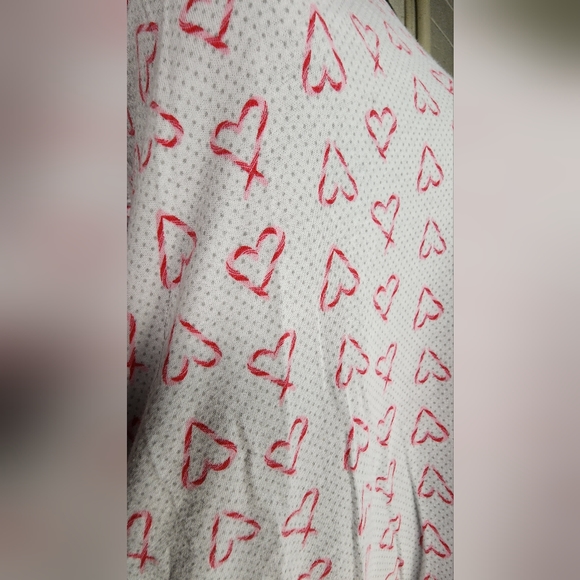 ♥️ VICTORIA'S SECRET SCOOP NECK RED HEART SLEEP SHIRT - SIZE M/M ♥️ - Picture 6 of 8